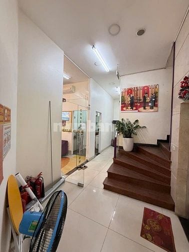 Bán tòa nhà mặt phố Xã Đàn, mặt tiền 9m, 5 tầng, dòng tiền 120 tr/th