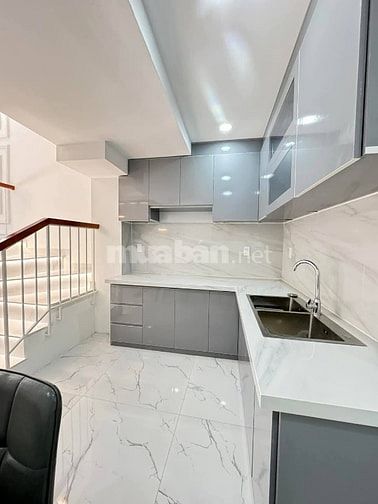 Mặt tiền đường Trần Phú, Q5, 1trệt 1 lầu, 5x14 gần BV Quân Y, sổ riêng
