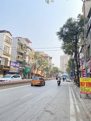 Mặt phố Lạc Long Quân - Vỉa hè - Kinh doanh - Sổ vuông.