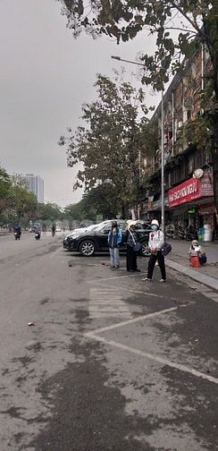  Nhà Hai Bà Trưng. tầng 1 mặt phố Kim Ngưu: 128m2 10.5 tỷ.