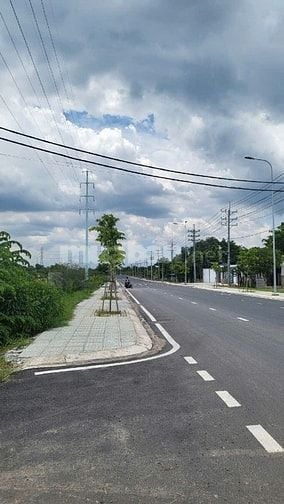 CẦN BÁN NHÀ XƯỞNG & ĐẤT MẶT TIỀN ĐƯỜNG NHỰA TÂN HIỆP, HÓC MÔN 