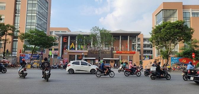 Bán tòa nhà VP mặt phố Tân Mai 8 tầng x MT khủng x vị trí uy phong