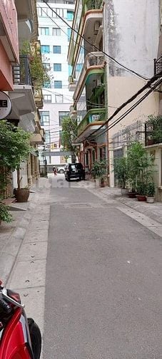 Bán nhà 5,5T mặt ngõ 75 Hoàng Cầu DT 68m2 MT 5m đường hè 6m 25,9 ty.