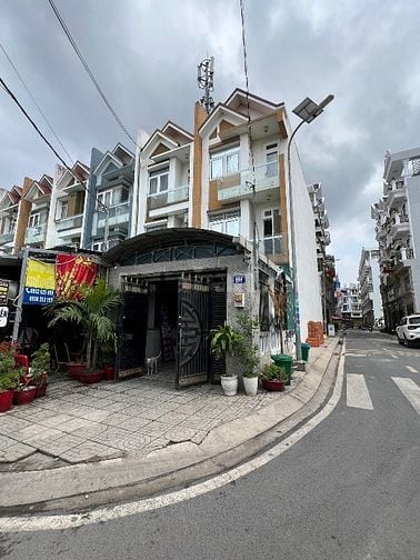 Nhà nguyên căn Mặt tiền đs 6 , 5x25m , 4pn , 2 lầu , 12tr , đường 15m