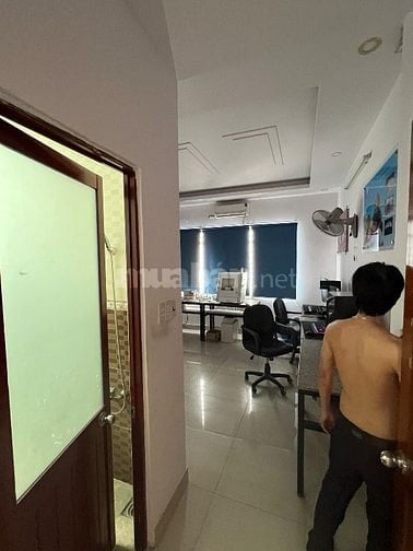 Nhà nguyên căn Mặt tiền đs 6 , 5x25m , 4pn , 2 lầu , 12tr , đường 15m
