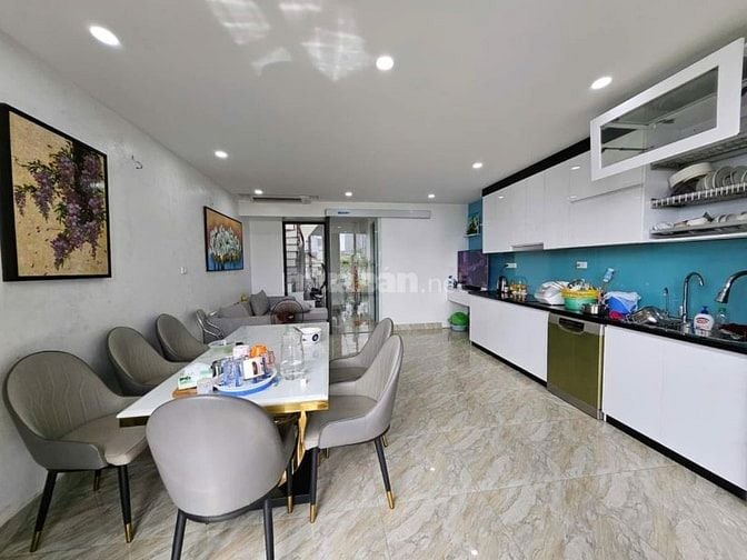 Nhà mặt phố Phạm Văn Đồng thang máy kinh doanh 50m2x6t, giá 25 tỷ