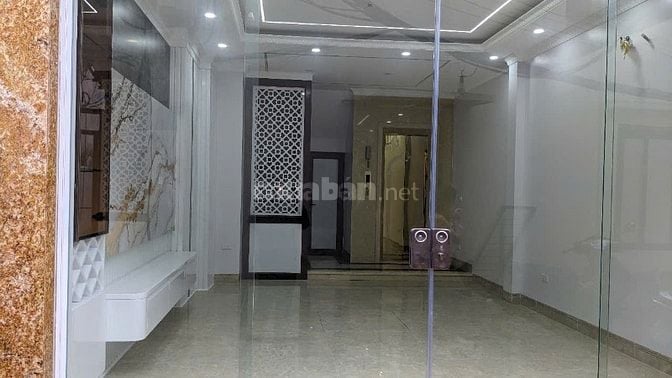 Nhà đẹp Phố Cầu Giấy mặt tiền nhỉnh 4 M, 6 Tầng đủ công năng tiện ích