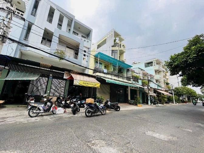 Bán nhà mặt tiền Thành Công, quận Tân Phú dt 8x20m 2 lầu giá 21,2 tỷ