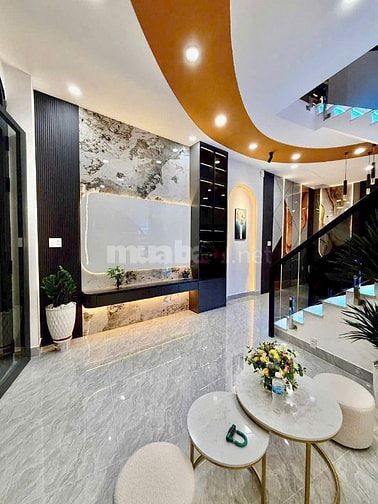 Tôi kẹt tiền quá bán gấp căn nhà Tú Xương, P6, Quận 3. Giá 1 tỷ 900.