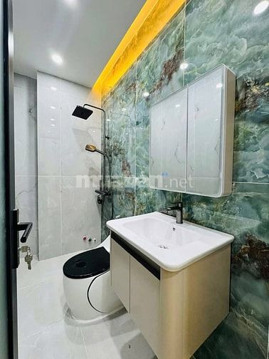 Đi nước ngoài định cư bán gấp nhà ở đường Trương Quyền, phường 6, quận