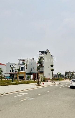Bán 180m2 đất tái định cư Nội Đồng, mặt tiền 11,3m, 2 mặt tiền đường