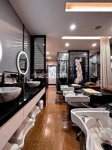 BÁN NHÀ MẶT TIỀN : 231 NGUYỄN ĐÌNH CHÍNH - P. 11 - Q. PHÚ NHU