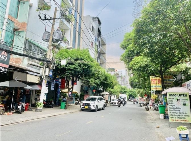 Bán nhà Góc Phố, Full Ban Công Thoáng. Ngay cổng ga T3 Sân Bay Mới