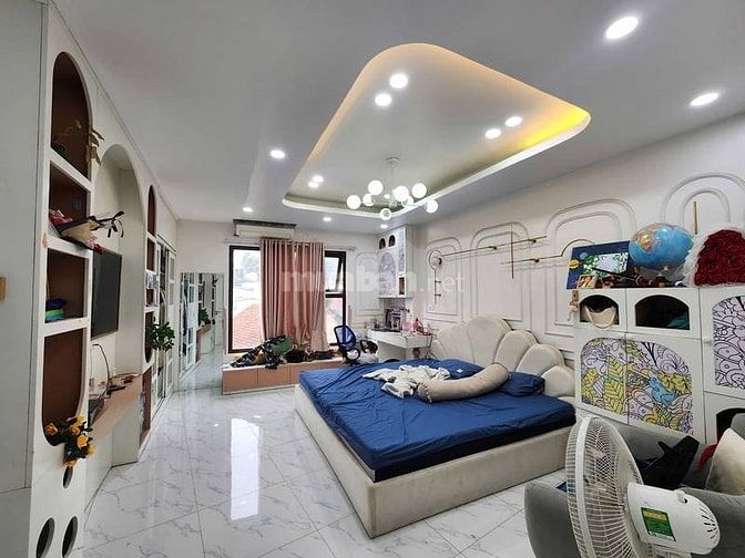 20,5 tỷ có nhà 45m2  mặt phố Chùa Quỳnh, 1 mặt ngõ, vỉa hè, mt 4.3m,