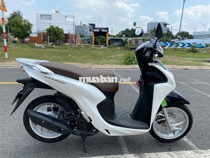 vision 2024 màu trắng đã đi 500km