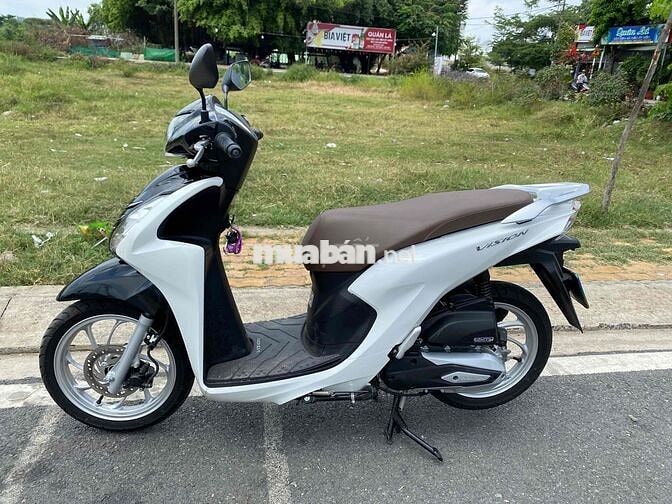vision 2024 màu trắng đã đi 500km