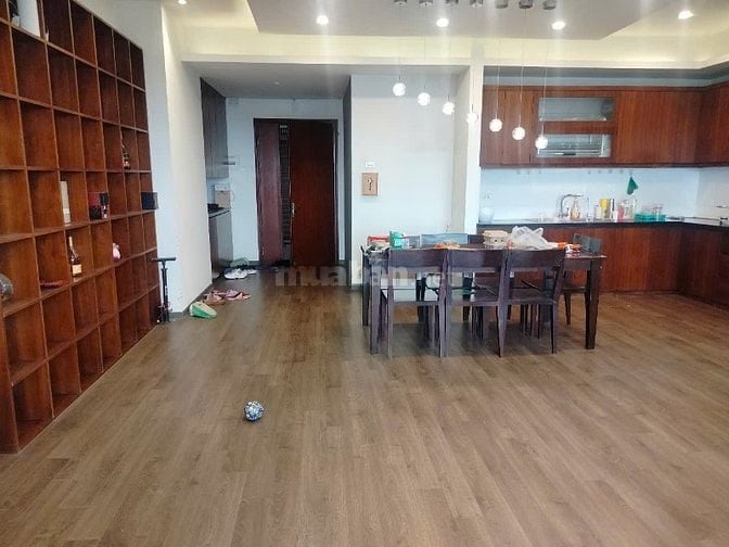 Bán chung cư Phạm Văn Đồng 120m 3 pn 2vs full đồ.Giá 6,8 tỷ 