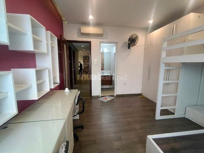 Bán chung cư Phạm Văn Đồng 120m 3 pn 2vs full đồ.Giá 6,8 tỷ 