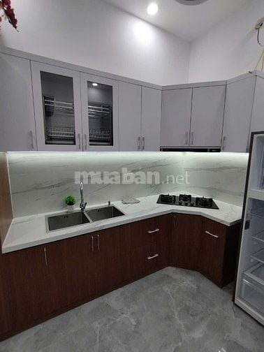 Cần bán nhà căn góc gấp quận 12 