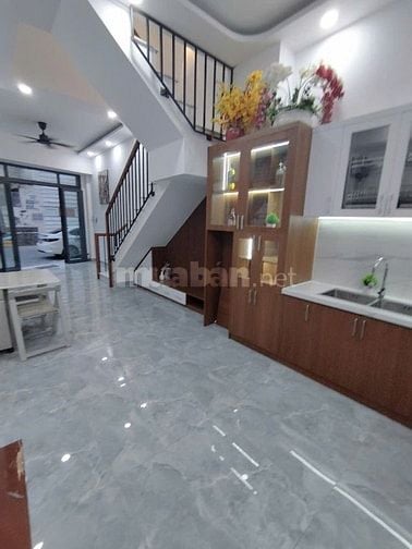 Cần bán nhà căn góc gấp quận 12 
