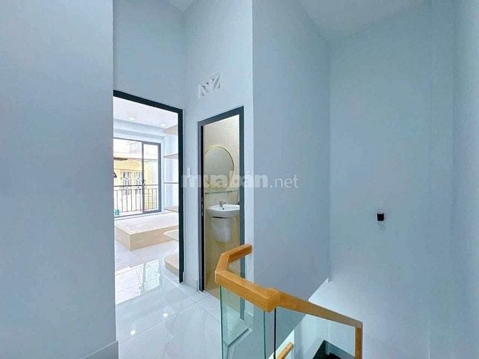 Nhà Giáp Quận 1,cách cầu Thị Nghè 300m ,DT 4x10,1T1L.Giá 4,9 tỷ TLCC