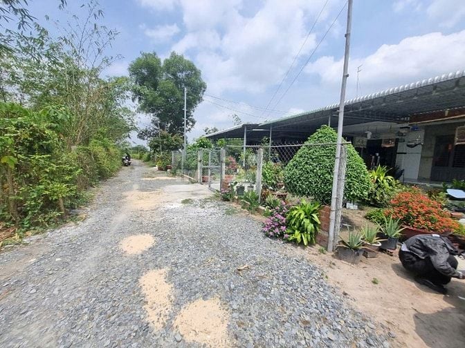 132 m2 thổ cư. Đường thông. Gần nhựa. Dân đông. 430tr 