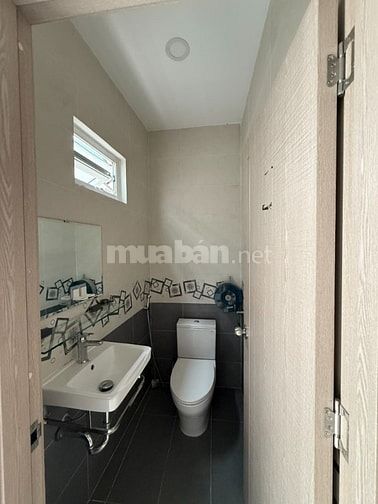 Bán Gấp  Nhà Khu Phân Lô Kiều Đàm ,Quận 7,Ngang Rộng 5m ,Nhĩnh 9 Tỷ. 