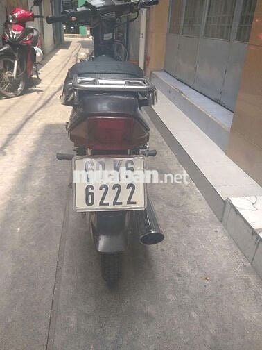 Xe ban' xe đang chay