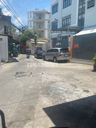 Bán nhà Quận 11 (HXH Hòa Bình); 4x18m; 2 lầu; an ninh; sổ hồng; 7,8 tỷ