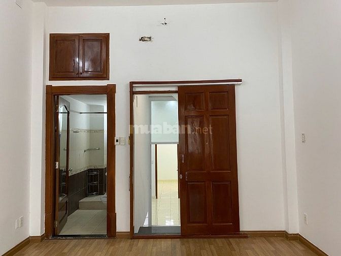 Bán nhà Quận 11 (HXH Hòa Bình); 4x18m; 2 lầu; an ninh; sổ hồng; 7,8 tỷ