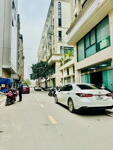 MẶT PHỐ TRUNG YÊN - VỈA HÈ - VIEW THOÁNG - 85M x 5 TẦNG - PHÂN LÔ TRUN