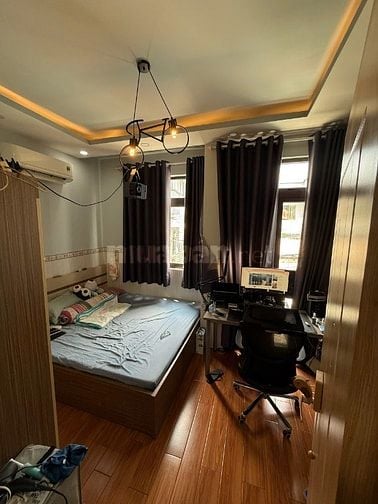  Nhà 3 Tầng mt Đoàn Văn Bơ,Q4,ngang 4m,dtsd 120m, giá 5ty6
