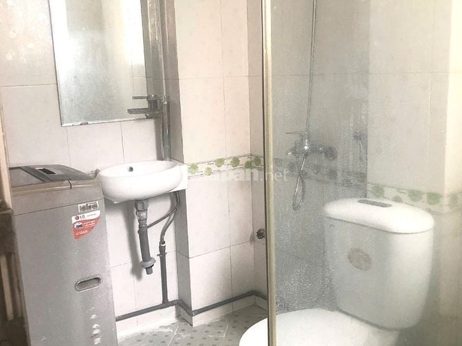 Tôi cho thuê phòng số 12/64/67 Thái Thịnh, gồm 1 phòng ở + wc và bếp
