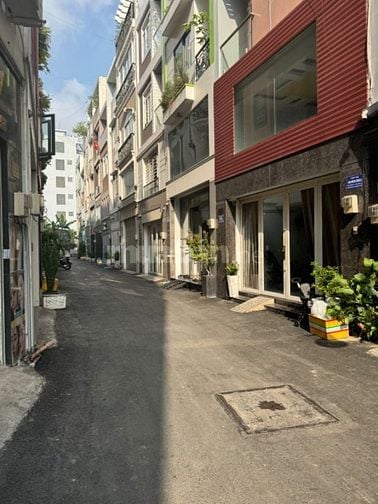 Chính chủ bán gấp căn nhà 3 lầu kiên cố ngày Trường Đại học