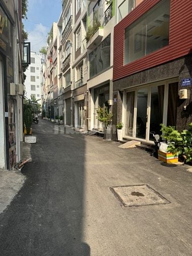 Chính chủ bán gấp căn nhà 3 lầu kiên cố ngày Trường Đại học