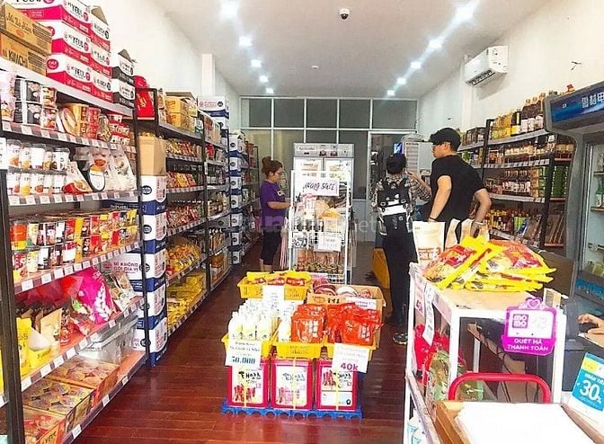 TUYỂN GẤP 5 BẠN LÀM THỜI VỤ VÀ CHÍNH THỨC