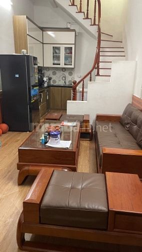 Nhà cách vài chục mét ra đến đường Dương Văn Bé, hàng xóm rất tốt bụng
