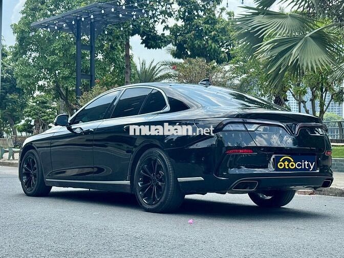 Vinfast Lux A Plus 2021 - Màu đen - 6v7km