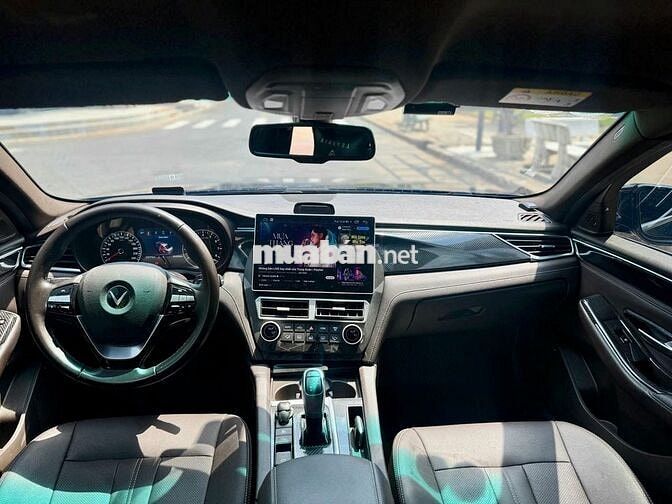 Vinfast Lux A Plus 2021 - Màu đen - 6v7km