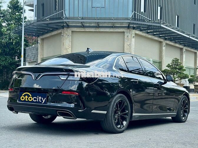 Vinfast Lux A Plus 2021 - Màu đen - 6v7km