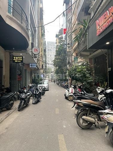 Cho thuê nhà ngõ 121 Thái Hà, ô tô tránh, tiện kinh doanh, 55mx5 tầng