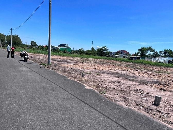 Trừ Văn Thố Bàu Bàng giá 566 triệu sổ cầm tay 