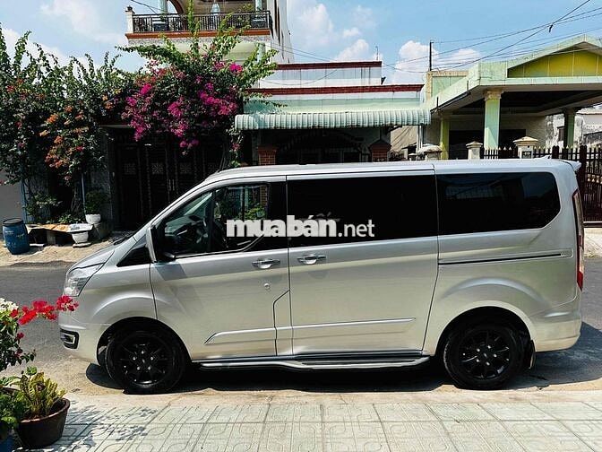 Ford Tourneo 2019 Titanium 2.0- ngay chủ sử dụng