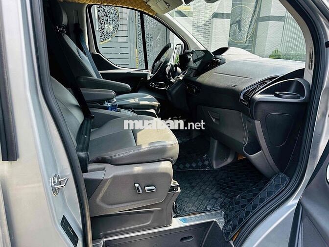 Ford Tourneo 2019 Titanium 2.0- ngay chủ sử dụng