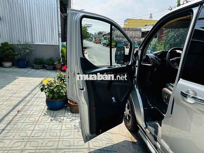 Ford Tourneo 2019 Titanium 2.0- ngay chủ sử dụng