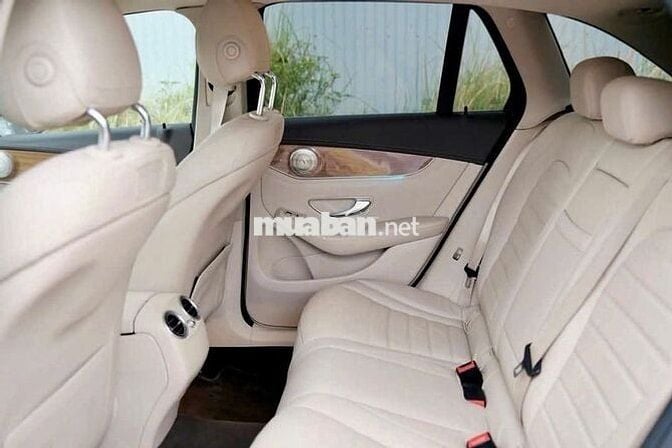 Mercedes Benz GLC 2016 250 4MATIC - 100000 km