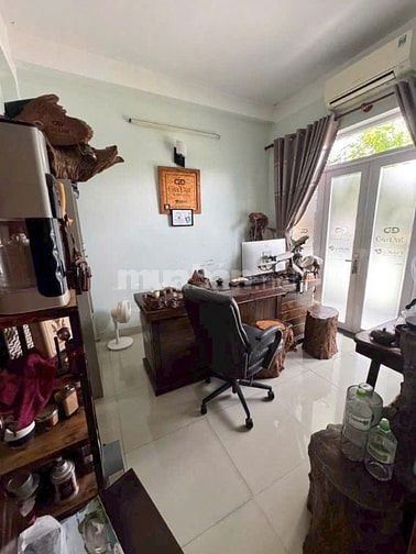 CẦN BÁN NHÀ 2 MẶT TIỀN TRƯỚC SAU ĐƯỜNG LÒ GỐM DT (6,4X18)GIÁ 13 TỶ 