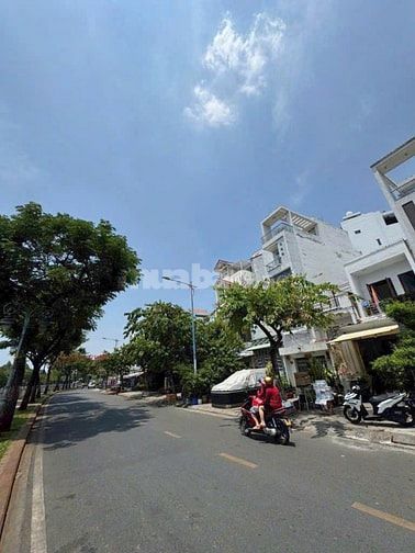CẦN BÁN NHÀ 2 MẶT TIỀN TRƯỚC SAU ĐƯỜNG LÒ GỐM DT (6,4X18)GIÁ 13 TỶ 