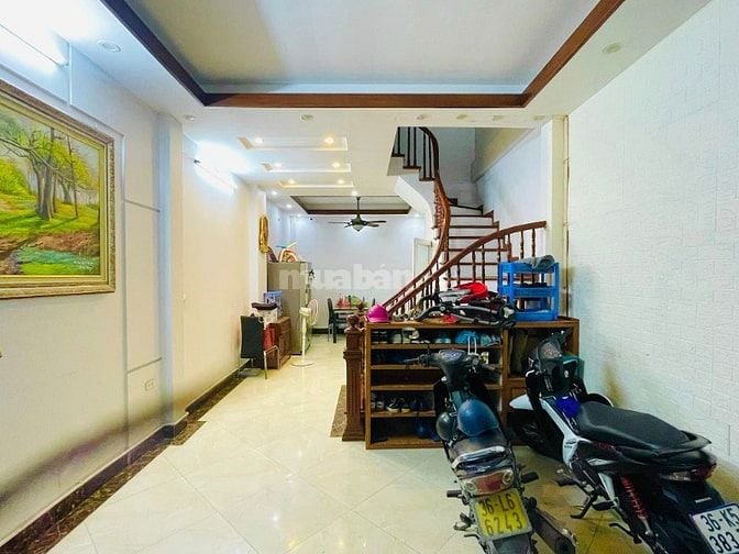 Nhà vị trí đẹp ngõ 621 Minh Khai, Hai Bà Trưng 35m lô góc chỉ 5 tỷ