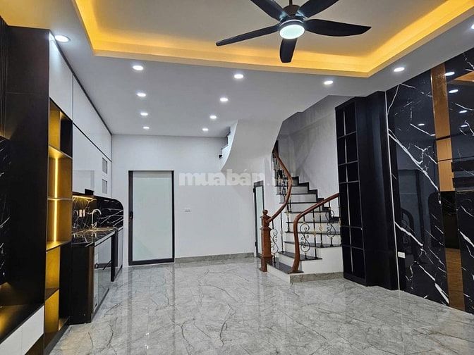 Bán nhà phố Trương Định, Hai Bà Trưng 43m, 5 tầng. Giá: 8.5 tỷ